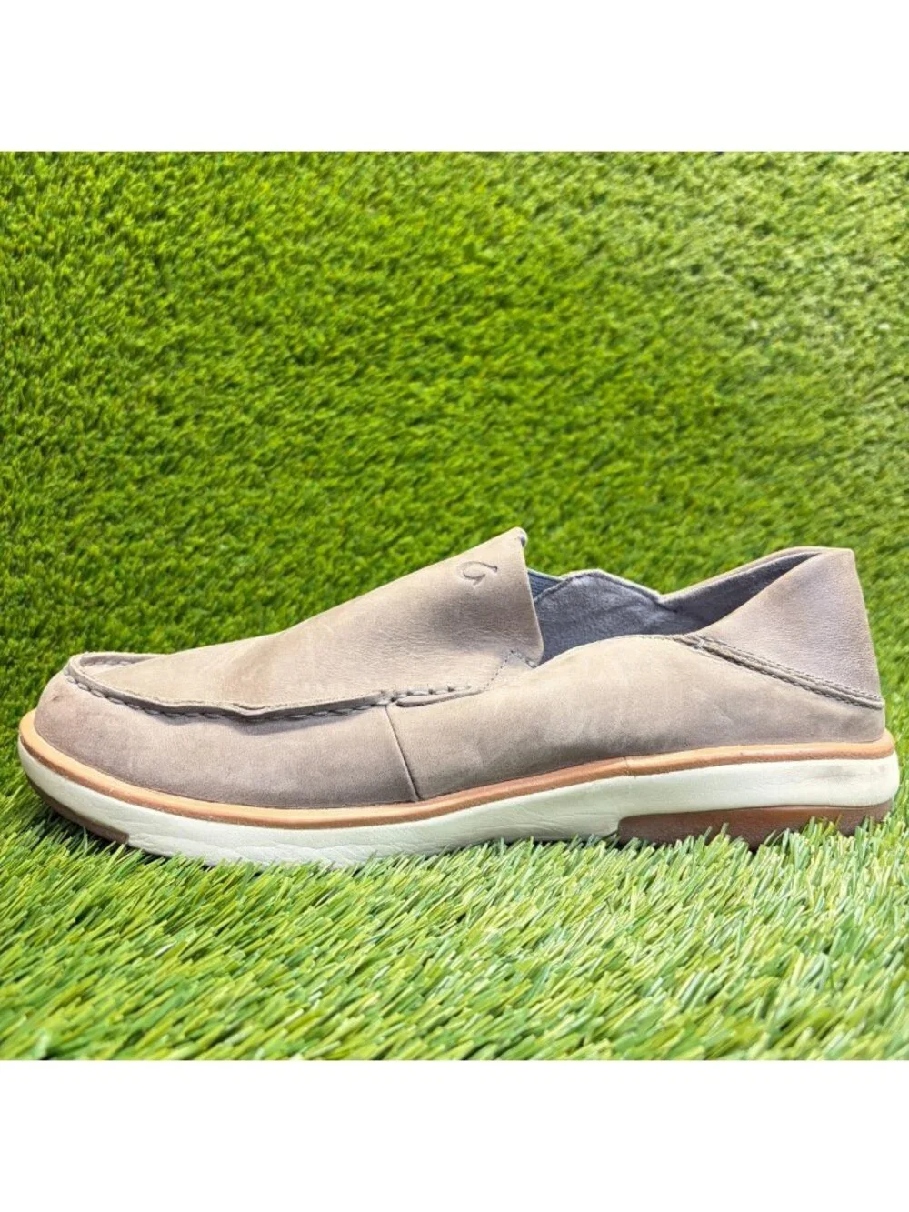 OluKai Kalia Mens Size 10 Gray Tan Casual Classic Leather Slip On Loafer Shoes